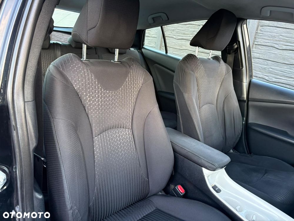 Toyota Prius Hybrid - 10