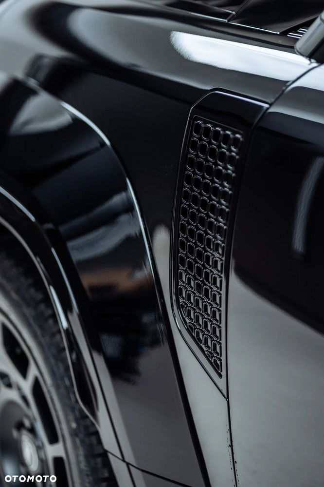 Land Rover Defender - 9