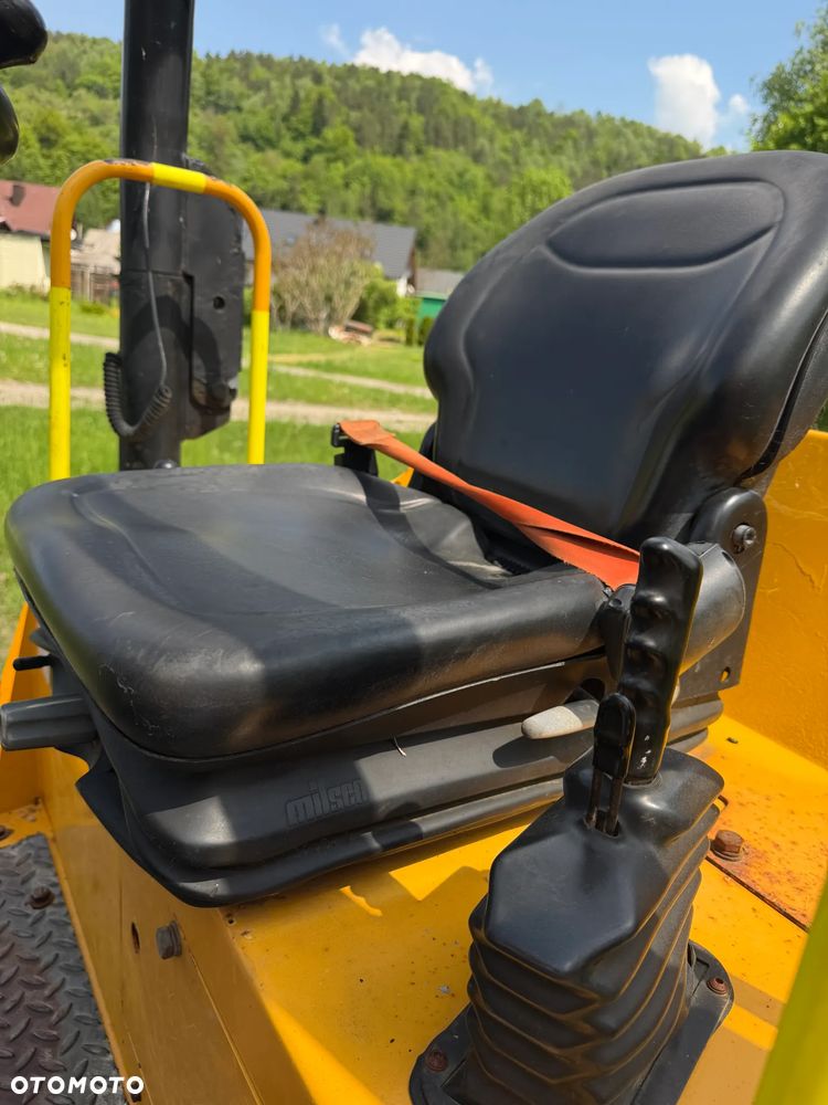 Terex Mecalac TA6s Wozidło wózek z Obrotową Kolebą. 6 ton ładowność. 4x4. Silnik Perkins. 4 cylindry. 808 mtg. 2022 rok. Kamera z wielkim Ekranem! Jazda Rewers 3prędkości. Maszyna jak Nowa z Norweskiego Gospodarstwa! Ani deka luzów i wycieków! Hydrostatic. Pełny Oryginał. Hamulce brzytwa. Serwisy w DEKRA. Maszyna Woziła lekkie ładunki. Praktycznie zerowe zużycie. Wielka Okazja. Wszystko w pełnym Oryginale. Opony Oryginał wszystkie jak Nowe. Komendy Głosowe w maszynie! - 33