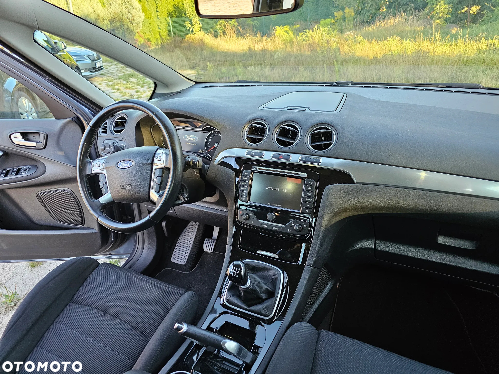Ford S-Max - 12