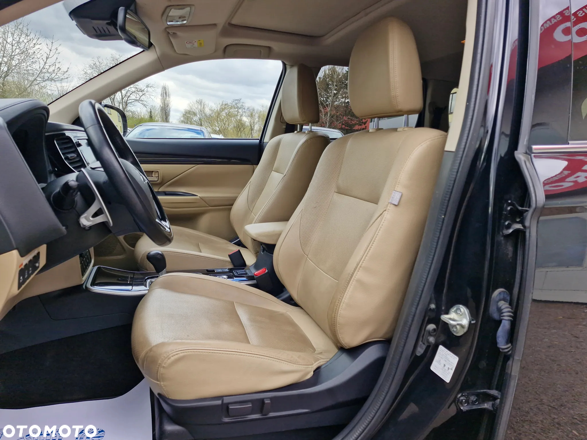 Mitsubishi Outlander - 11