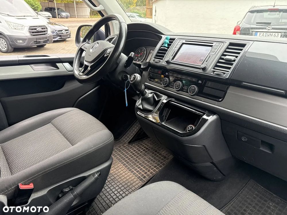 Volkswagen Multivan - 24