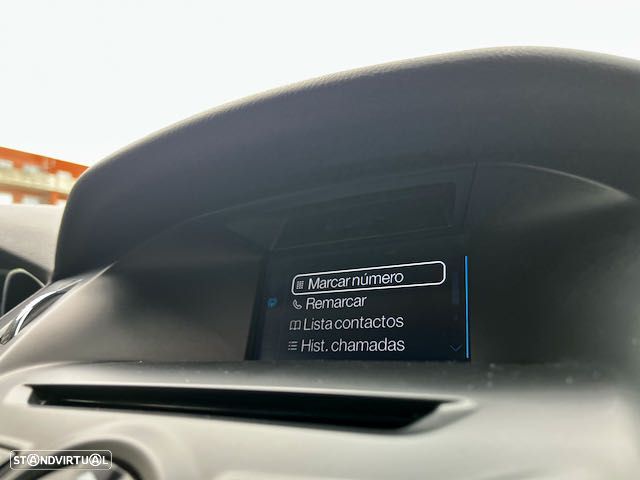 Ford Focus 1.0 EcoBoost S&S Titanium - 38