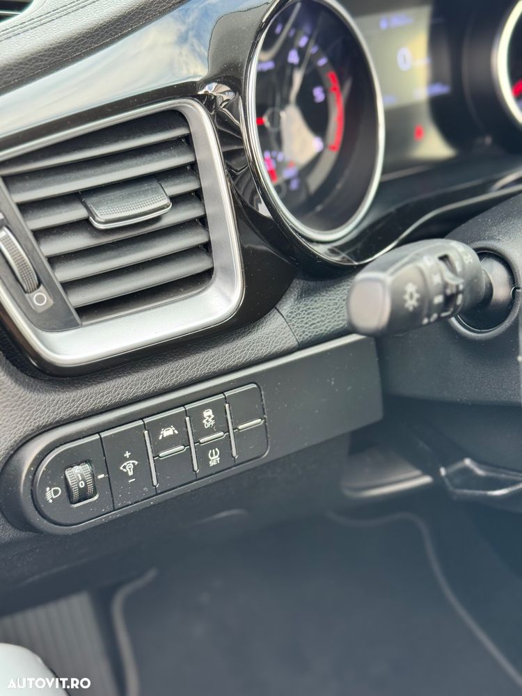 Kia Ceed - 13
