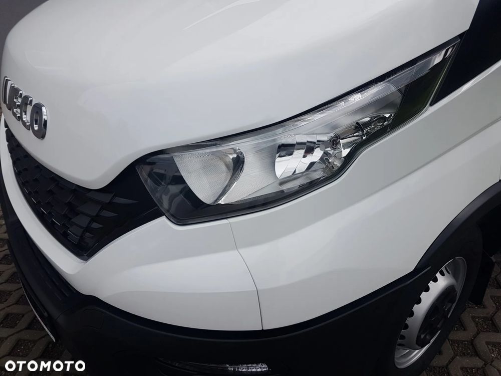Iveco DAILY KONTENER NISKOPODŁOGOWY 4,43x2,23x2,42 SKLEP FOODTRUCK BAR KLIMA KONIOWÓZ KAMPER - 36