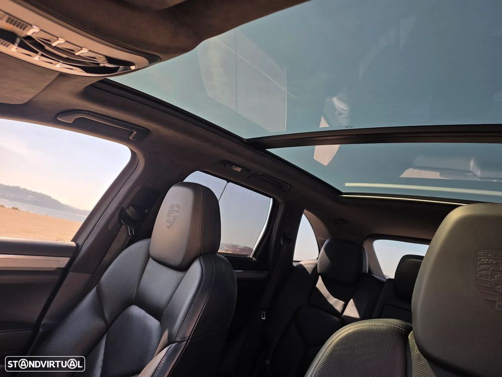 Porsche Cayenne Turbo Tiptronic S - 59