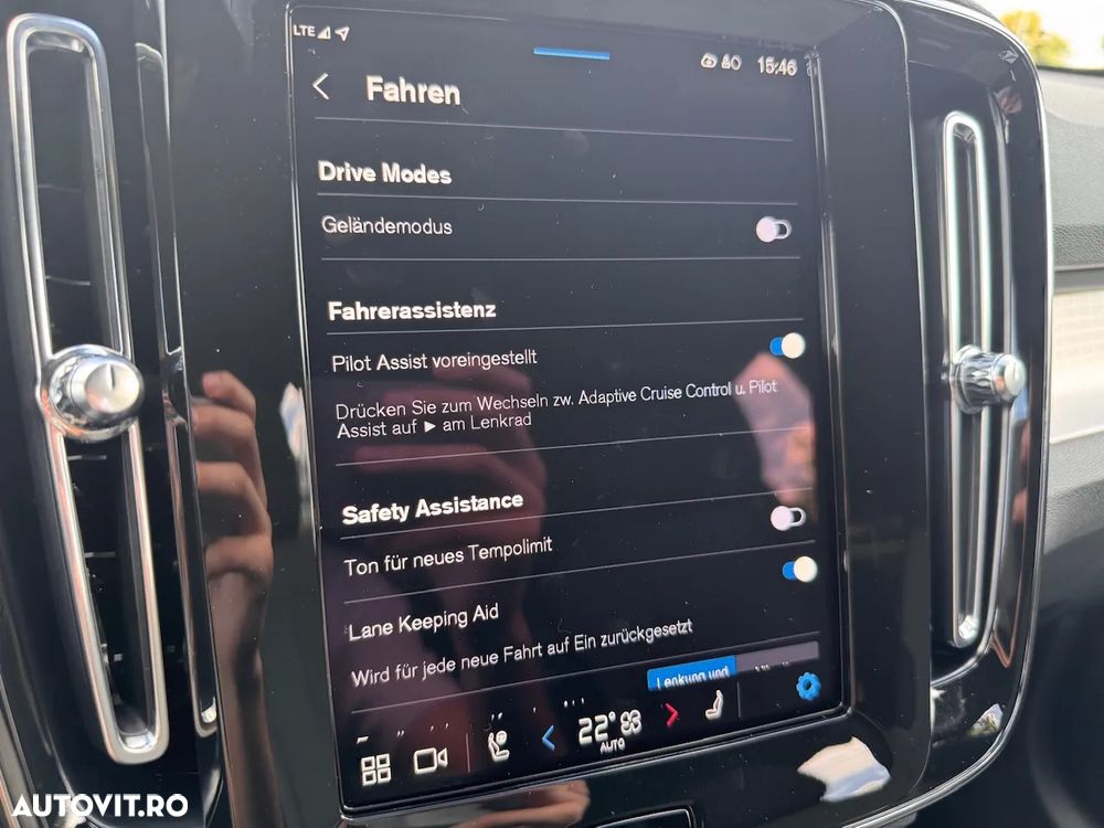 Volvo XC 40 B3 AT FWD MHEV Plus Dark - 13