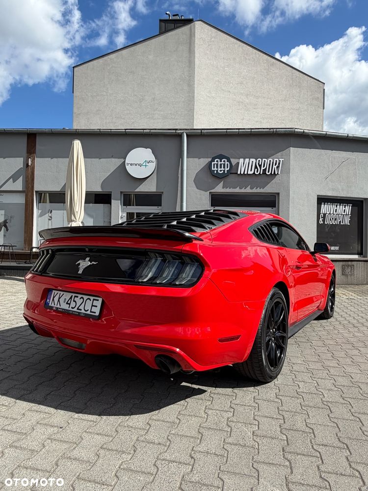Ford Mustang - 12