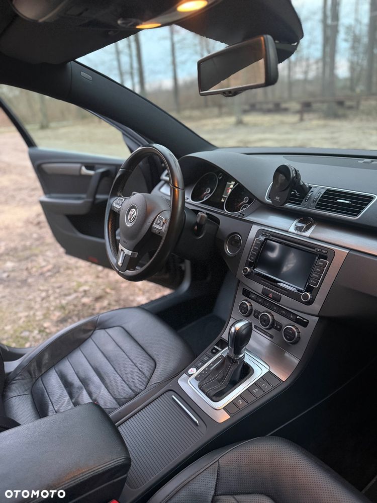 Volkswagen Passat 2.0 TDI DSG BlueMotion Technology Highline - 9