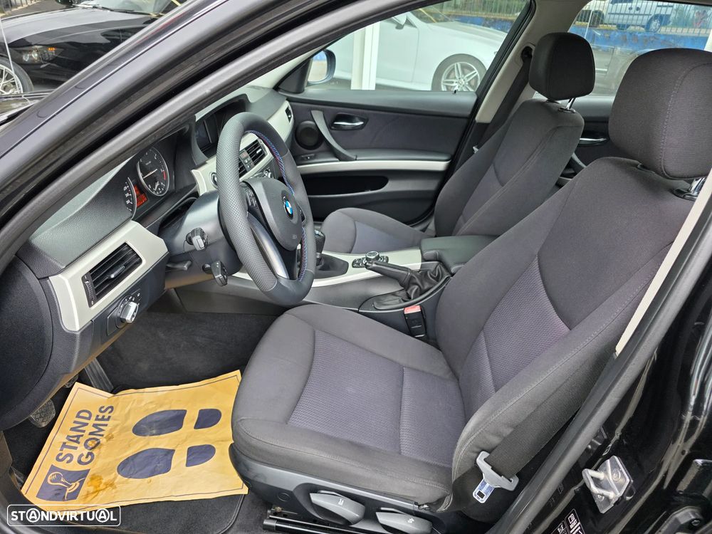 BMW 318 d Sport Line - 9