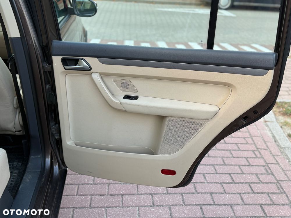 Volkswagen Touran 1.6 TDI DPF Cross - 18