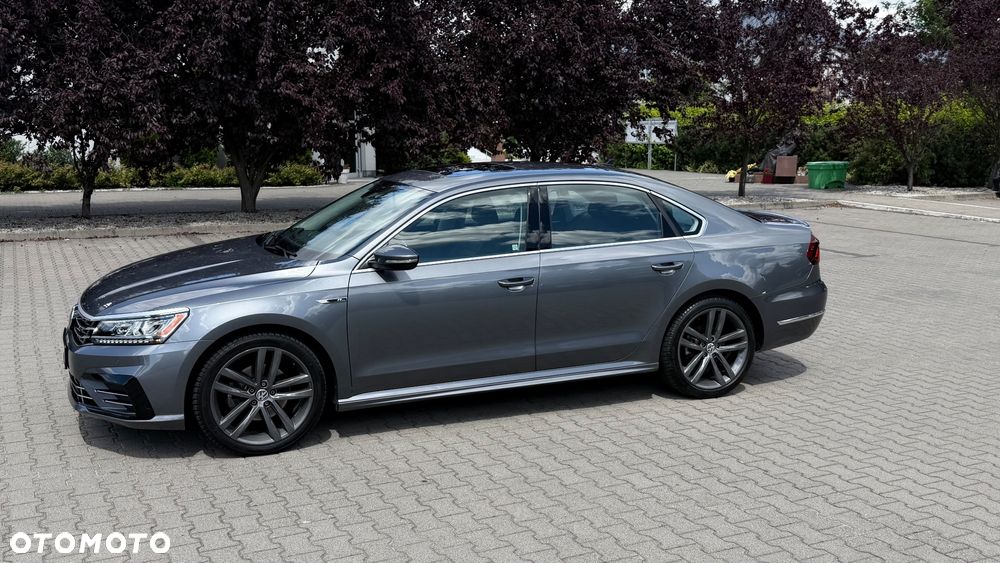 Volkswagen Passat - 2