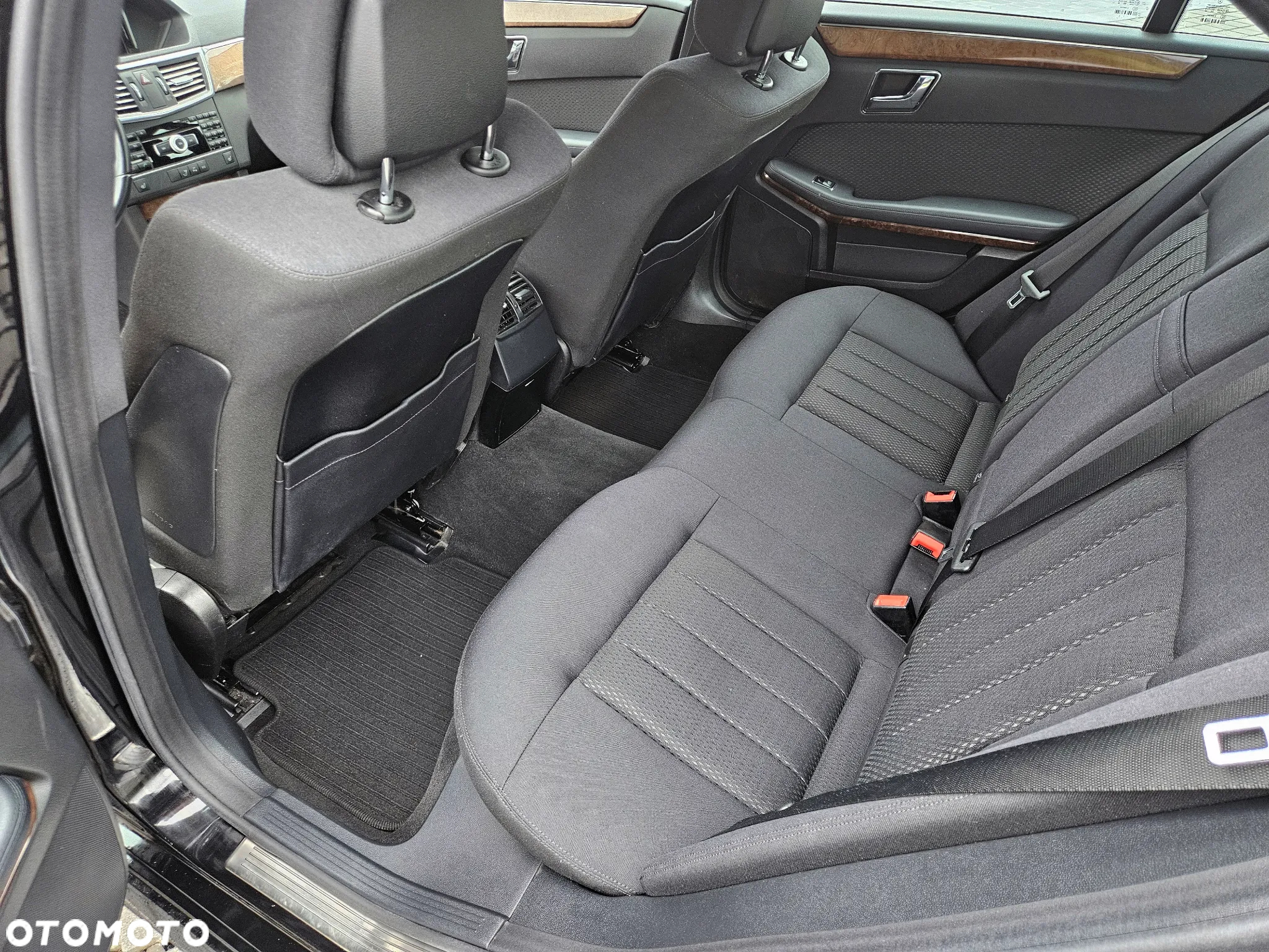 Mercedes-Benz Klasa E 200 CGI BlueEFFICIENCY 7G-TRONIC Avantgarde - 12