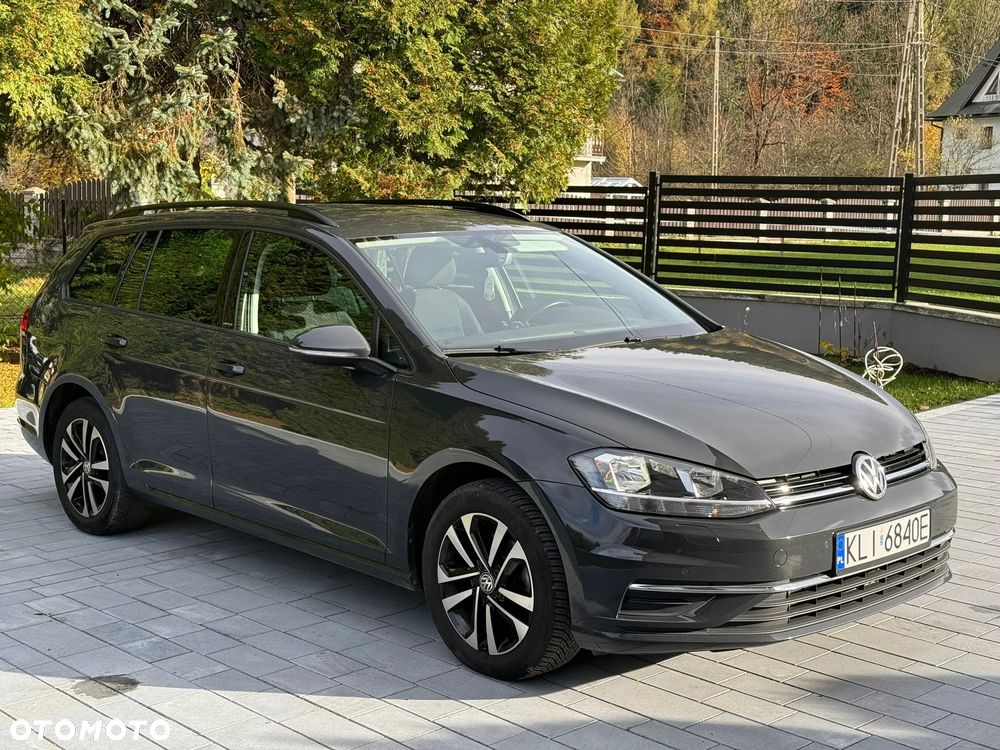 Volkswagen Golf - 1