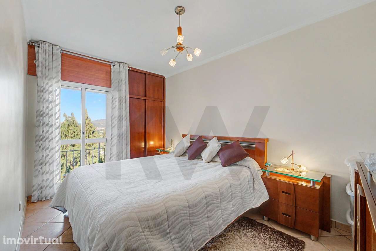 T2 Com Varanda e 2 Frentes (Arrifana) - Grande imagem: 3/25