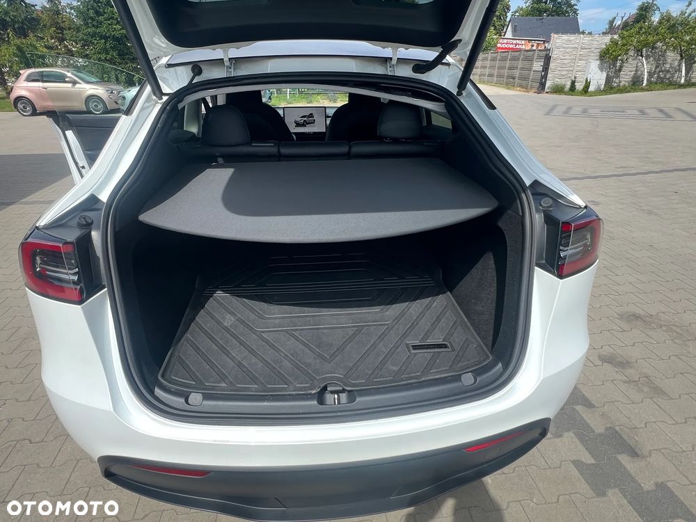 Tesla Model Y RWD - 18