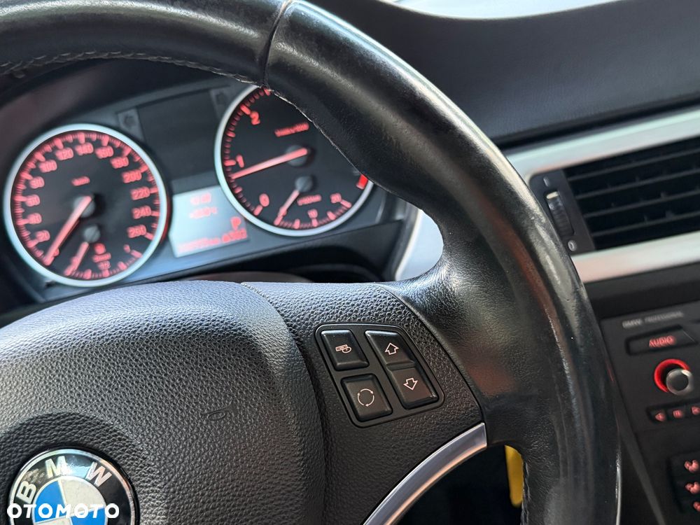 BMW Seria 3 320d DPF - 12