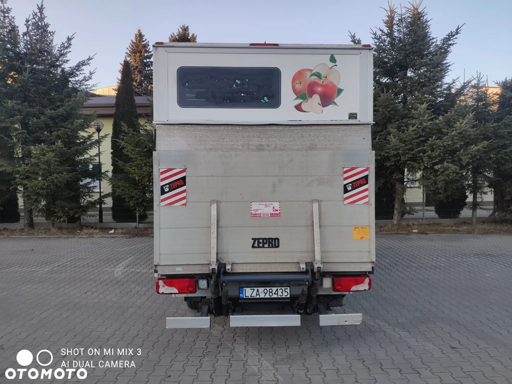 Mercedes-Benz Sprinter 319 - 7
