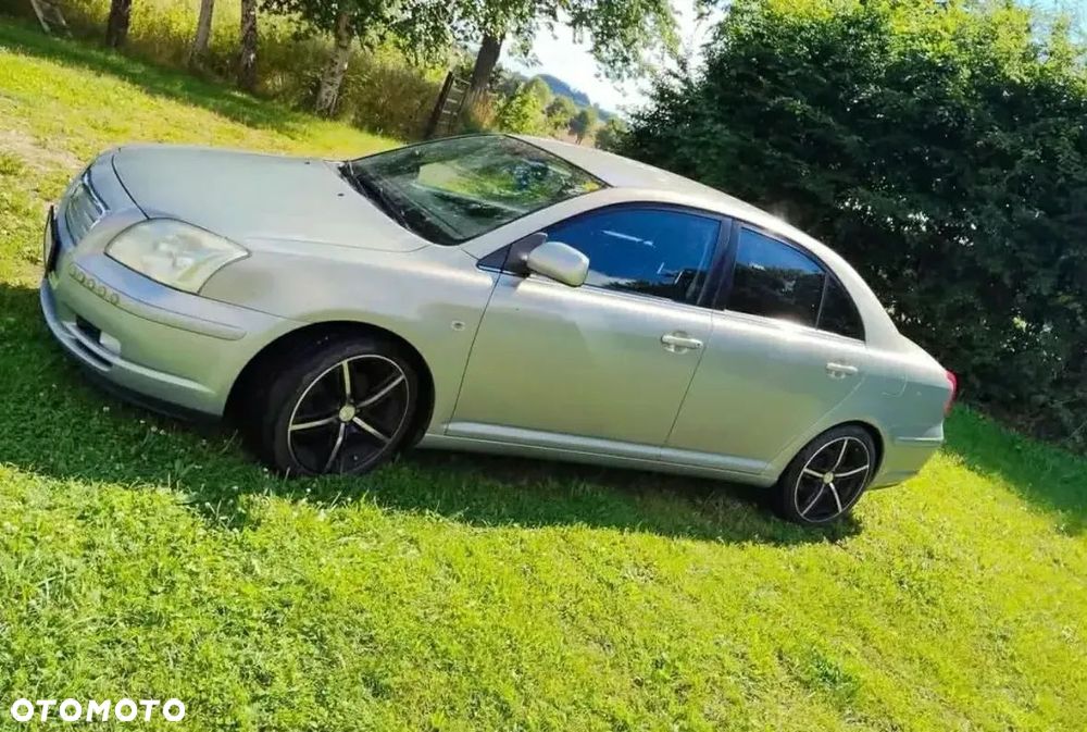 Toyota Avensis 2.0 VVT-i Executive - 1