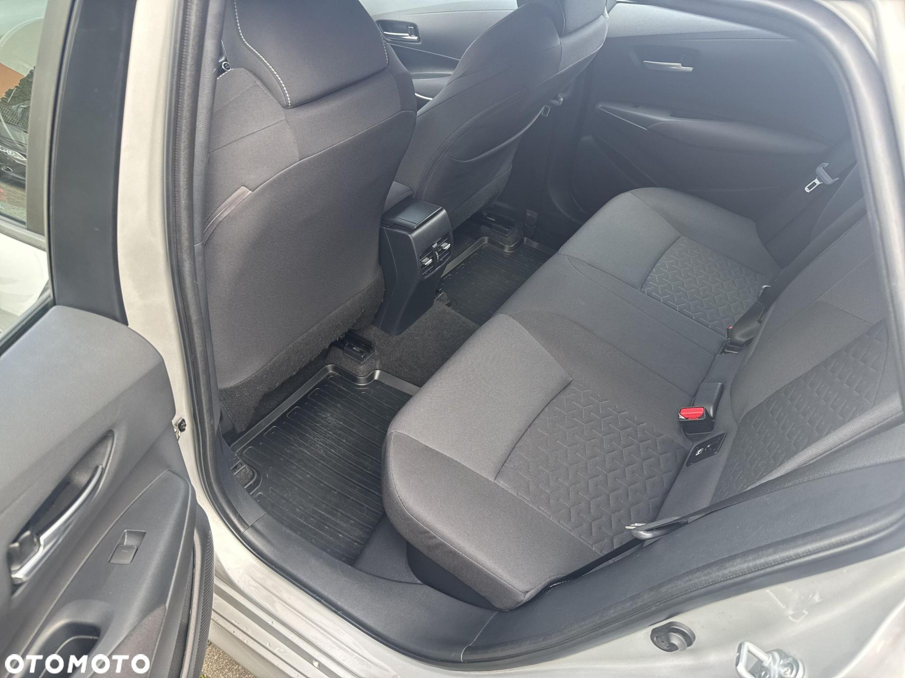 Toyota Corolla - 12