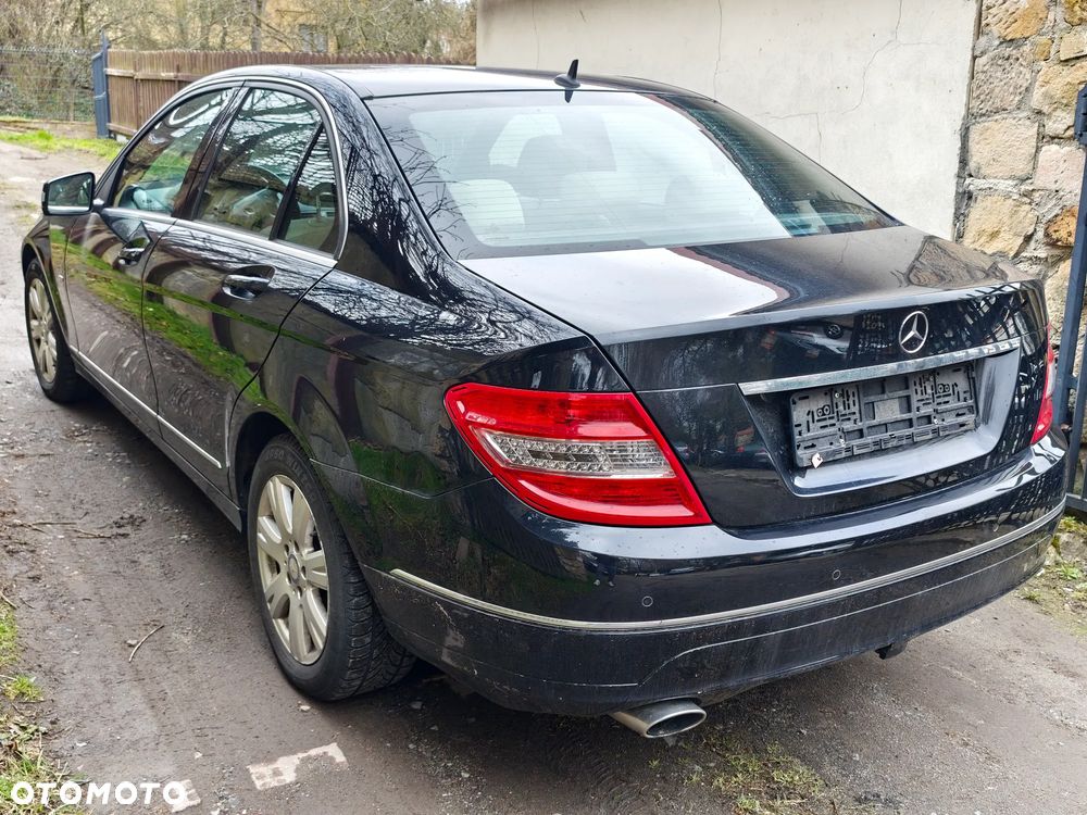 Mercedes-Benz Klasa C 250 CDI DPF (BlueEFFICIENCY) Avantgarde - 17