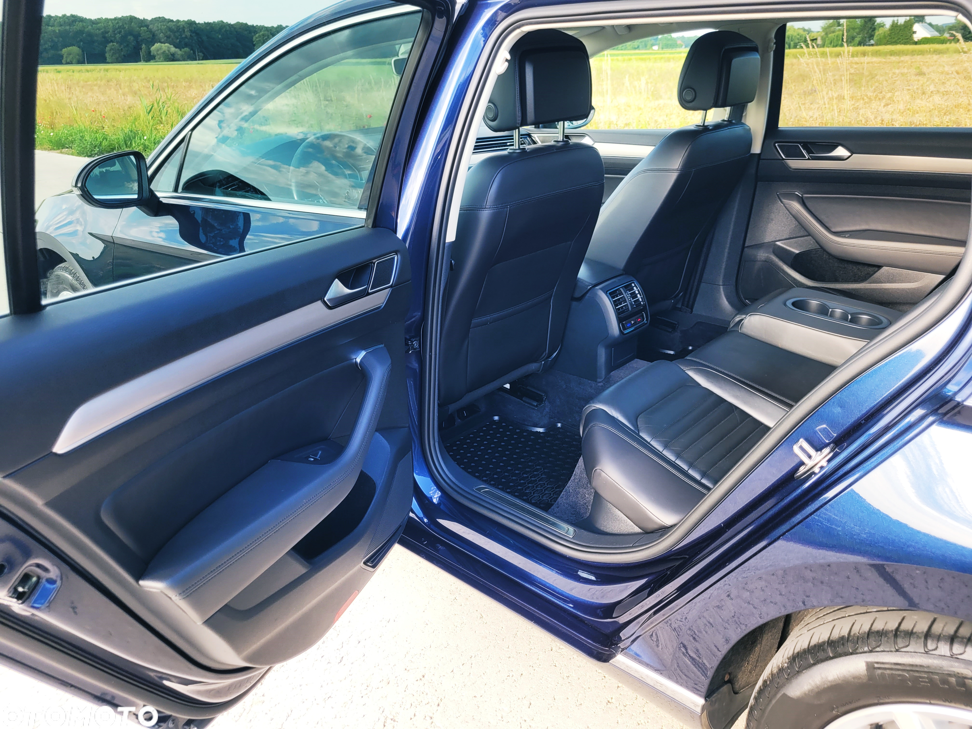 Volkswagen Passat Variant 2.0 TDI (BlueMotion Technology) Highline - 20