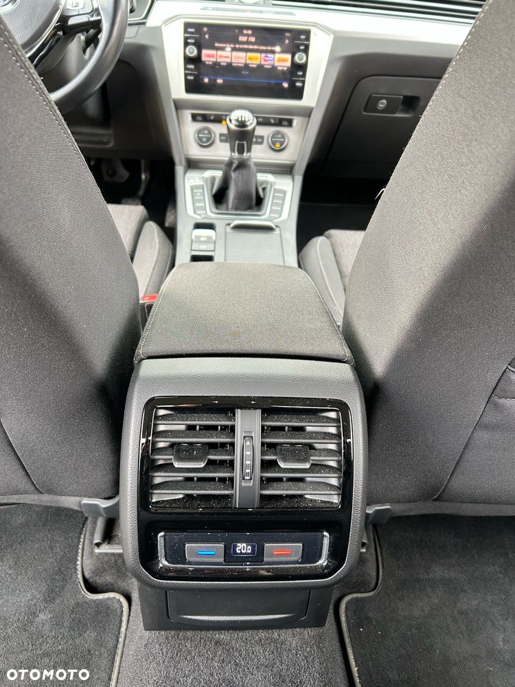 Volkswagen Passat 1.5 TSI EVO Comfortline - 17