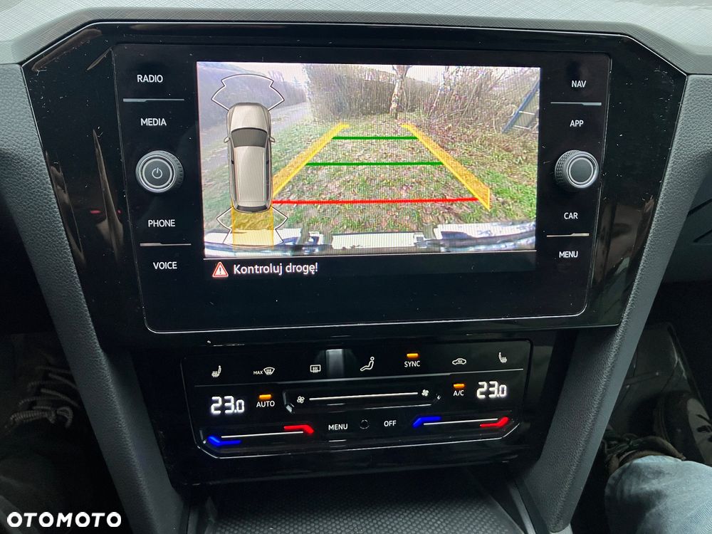 Volkswagen Passat 2.0 TDI SCR DSG Business - 17