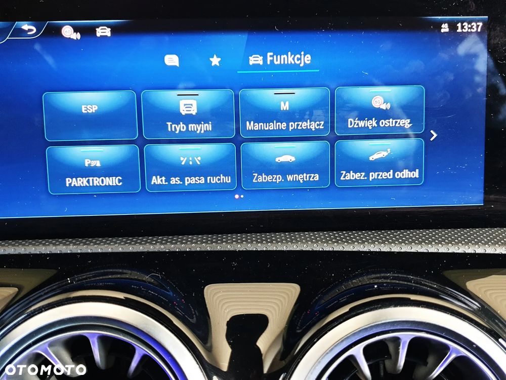 Mercedes-Benz CLA 180 AMG Line 7G-DCT - 35