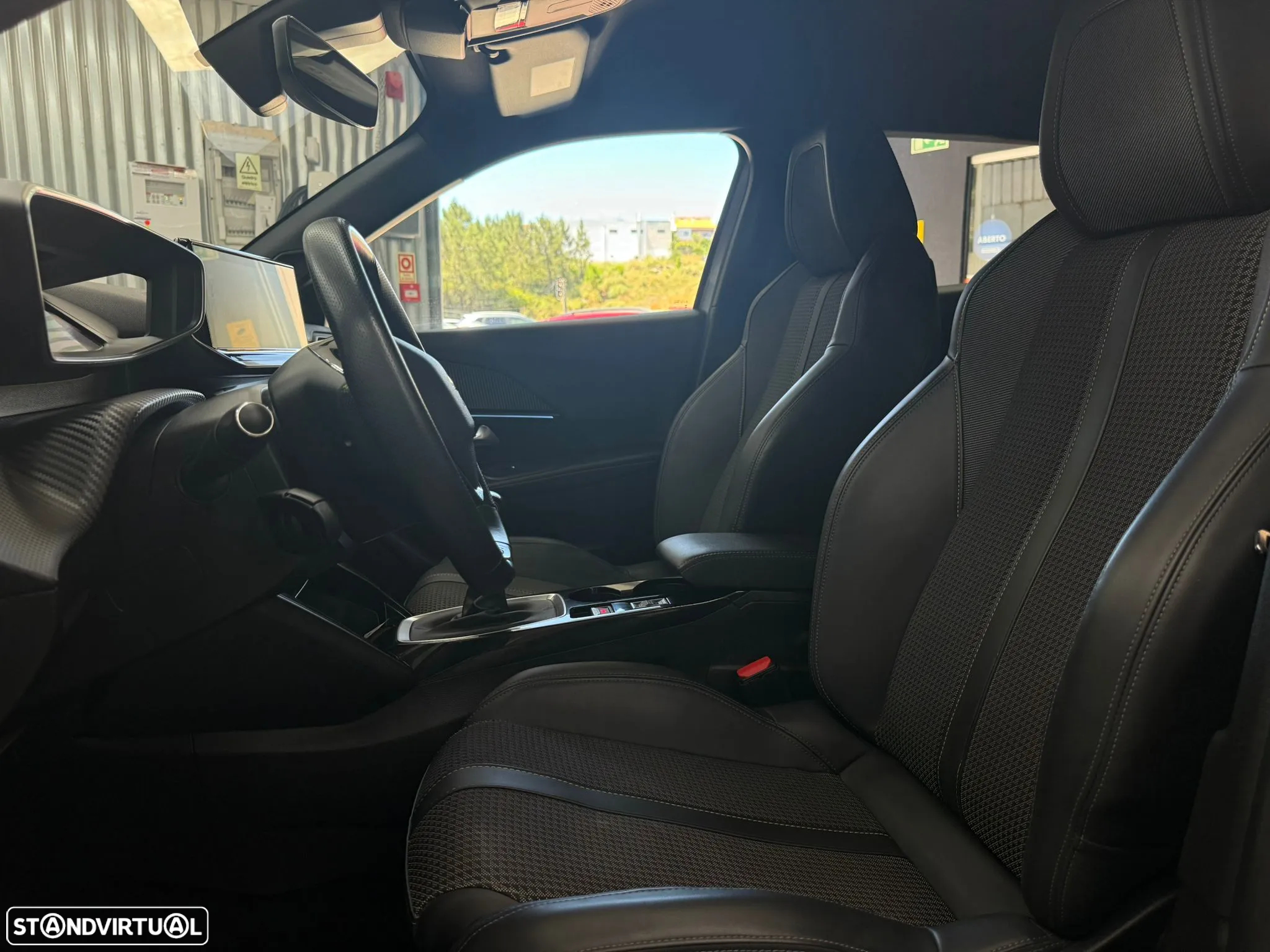 Peugeot 2008 1.2 PureTech GT - 19