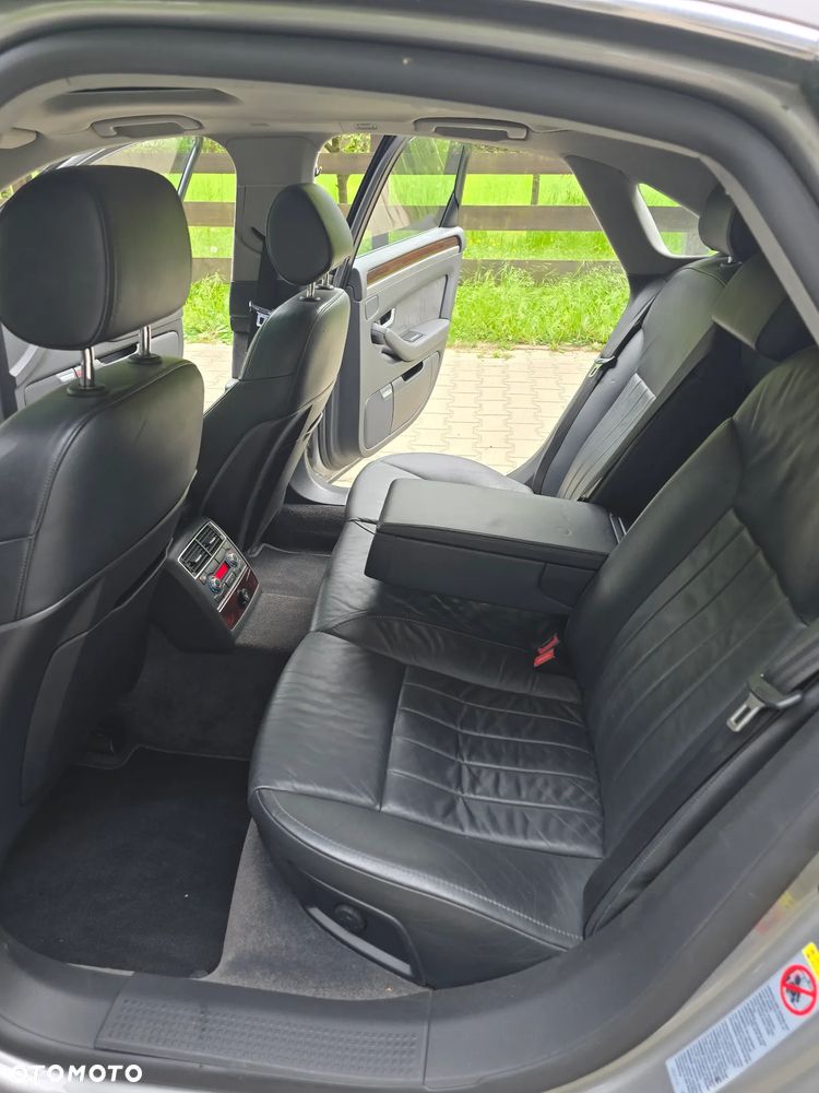 Audi A8 4.2 Quattro - 25