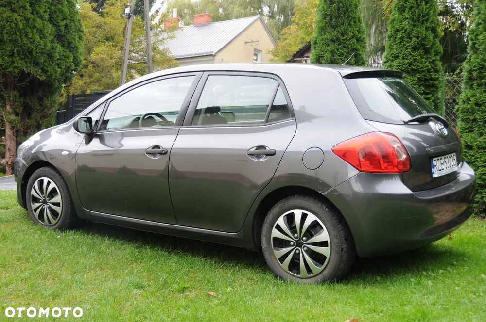 Toyota Auris 1.4 D-4D Terra - 3