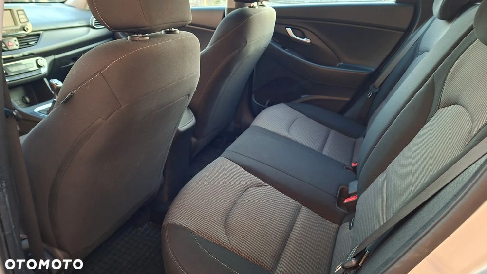 Hyundai i30 1.4 Classic + - 15