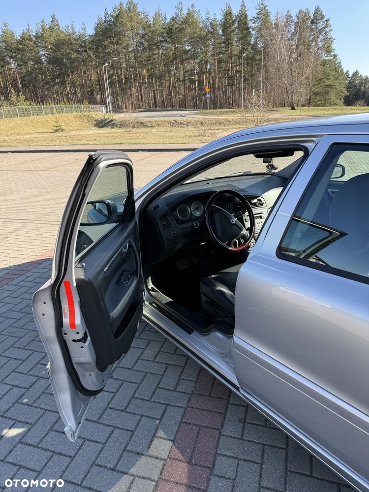 Volvo S60 2.5T Momentum - 10