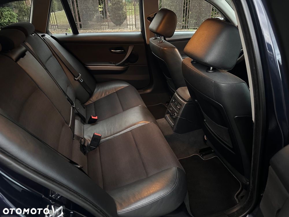 BMW Seria 3 320d - 8