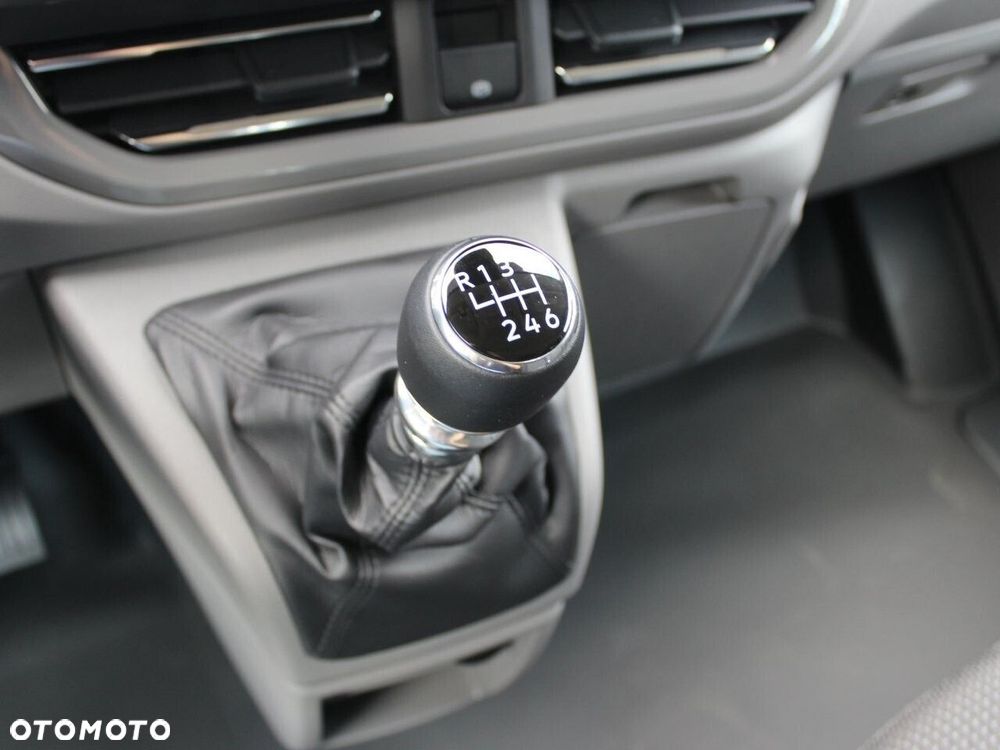 Volkswagen Transporter - 18
