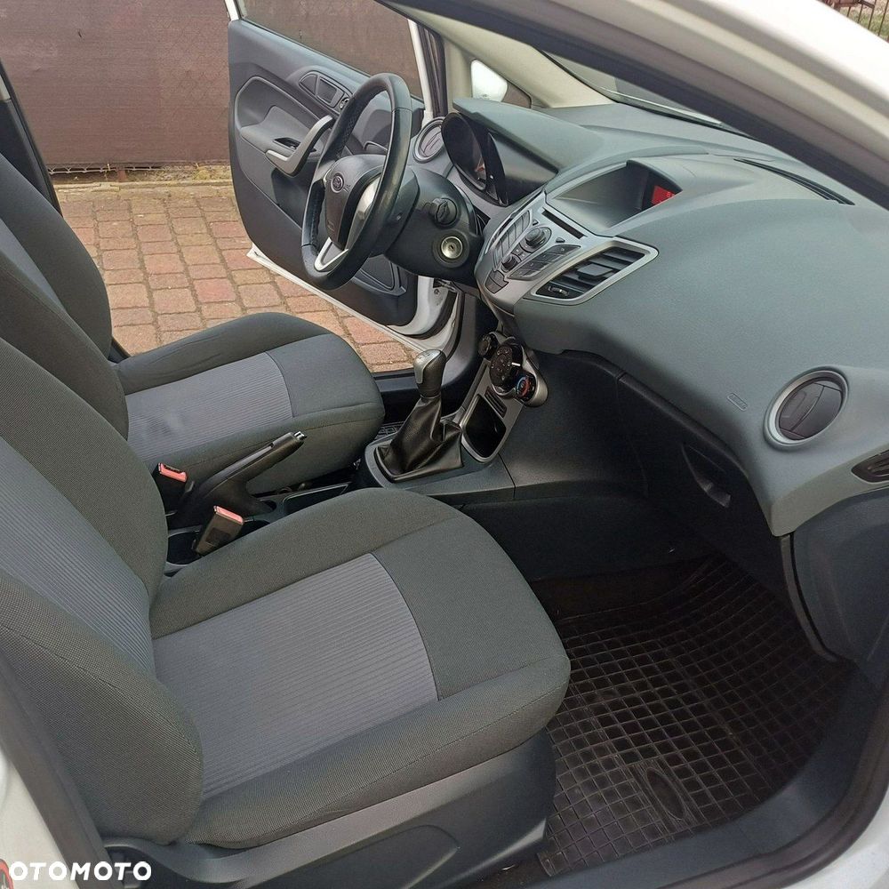 Ford Fiesta - 10