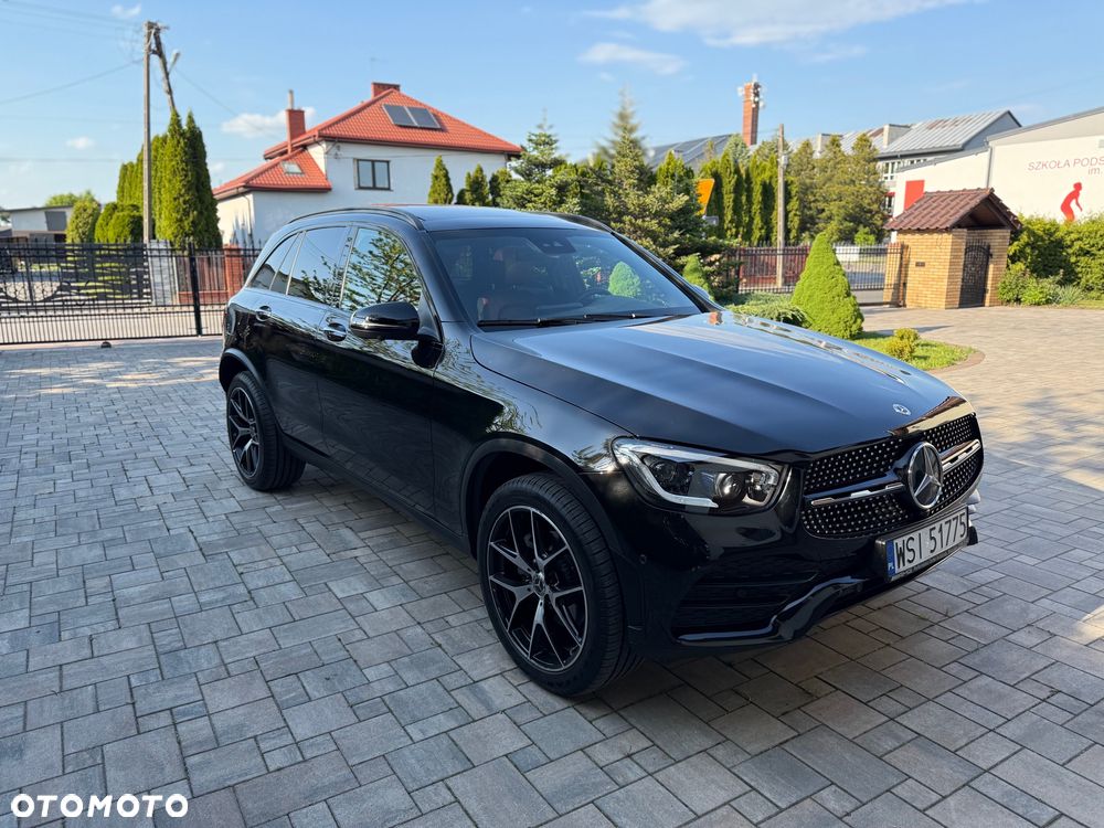 Mercedes-Benz GLC 300 4Matic 9G-TRONIC AMG Line Plus - 39