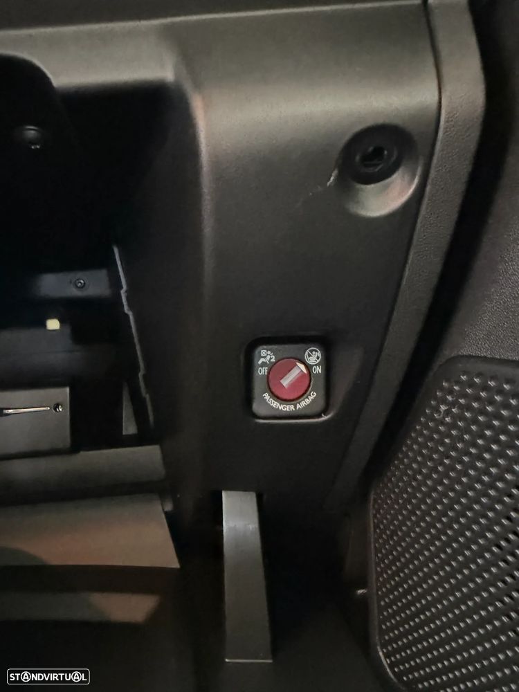 Peugeot 208 1.4 HDi SE Style - 27