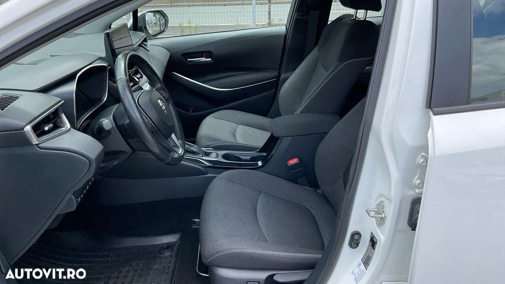 Toyota Corolla 1.8 HSD Business - 26