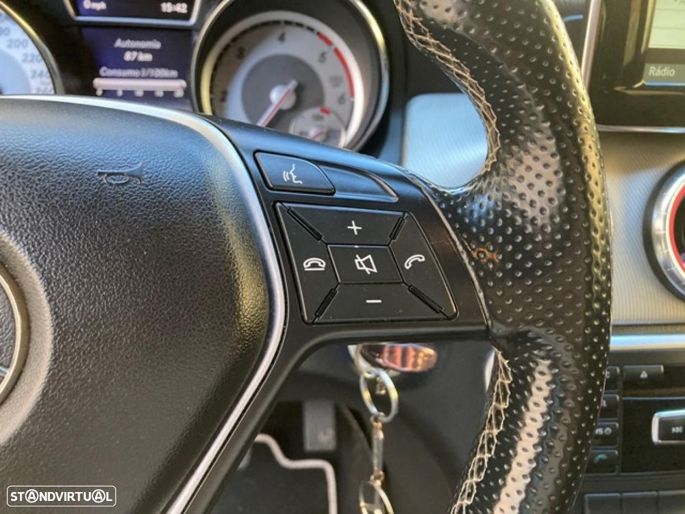 Mercedes-Benz CLA 180 d AMG Line - 12