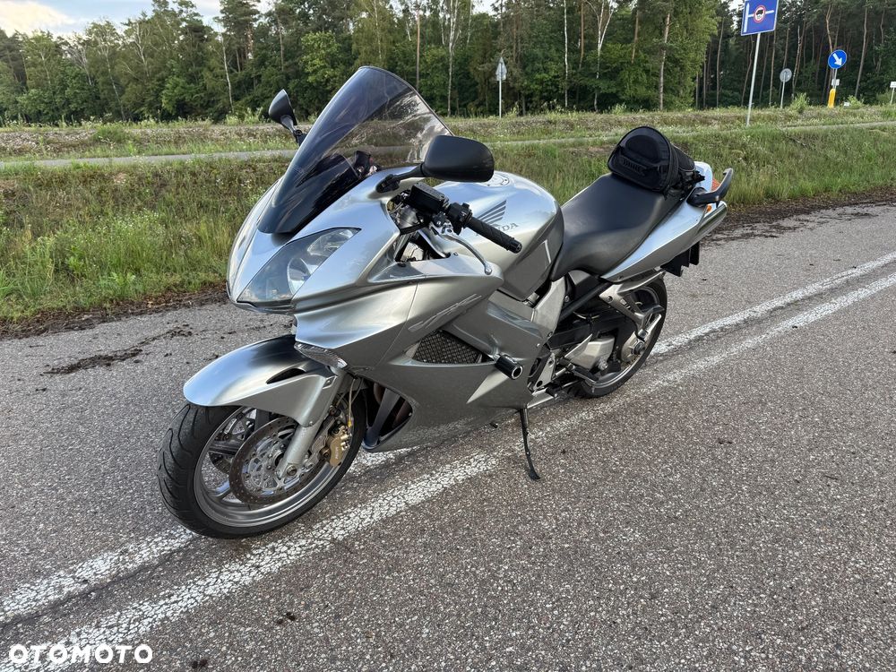 Honda VFR - 11