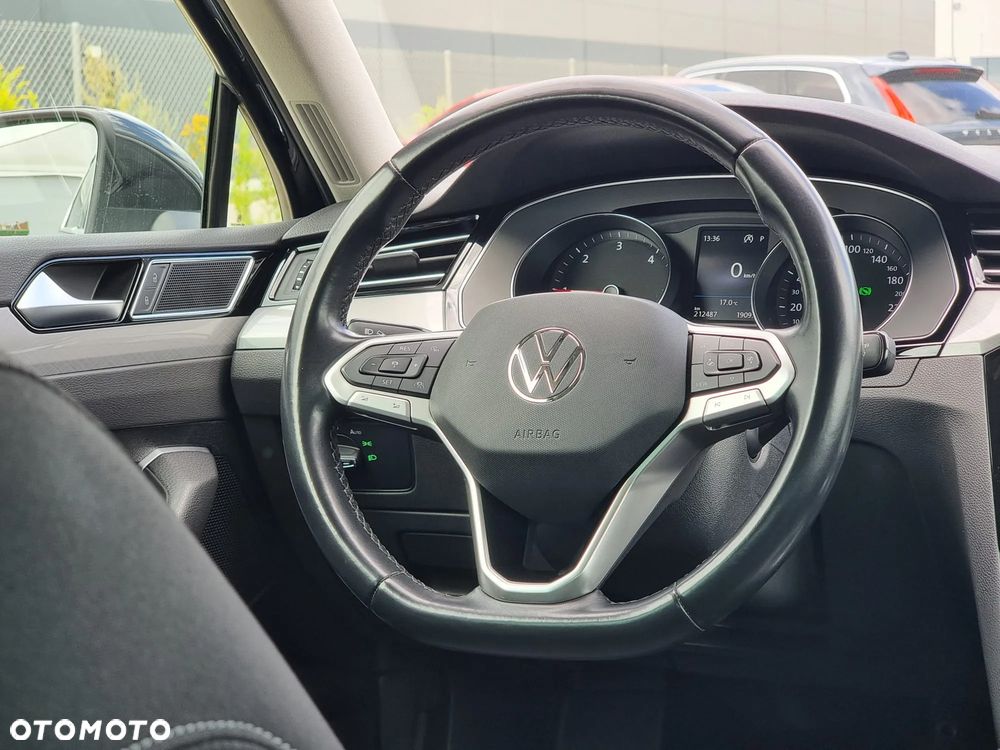 Volkswagen Passat - 15