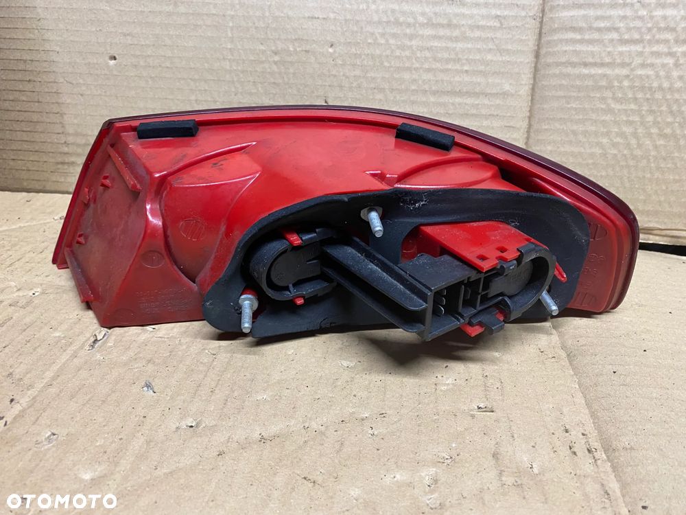 LAMPA TYLNA LEWA ALFA ROMEO 159 KOMBI - 3