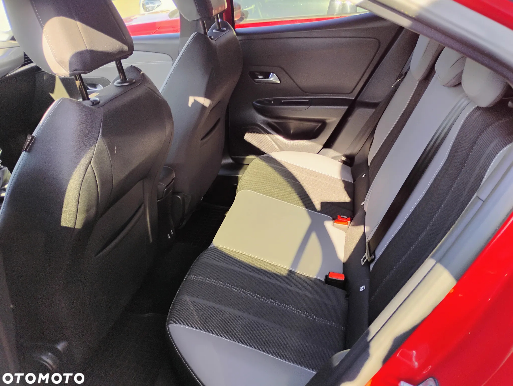 Opel Mokka 1.2 T Elegance S&S - 10
