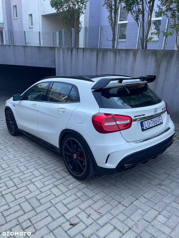 Mercedes-Benz GLA - 4