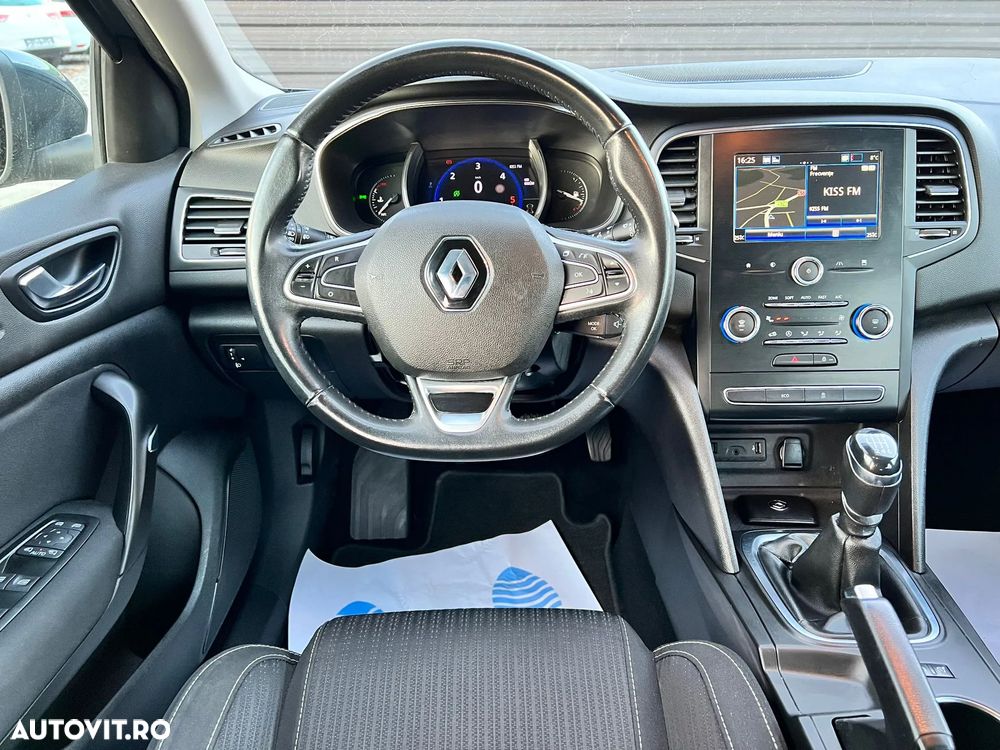 Renault Megane Grandtour TCe 140 GPF BUSINESS EDITION - 8