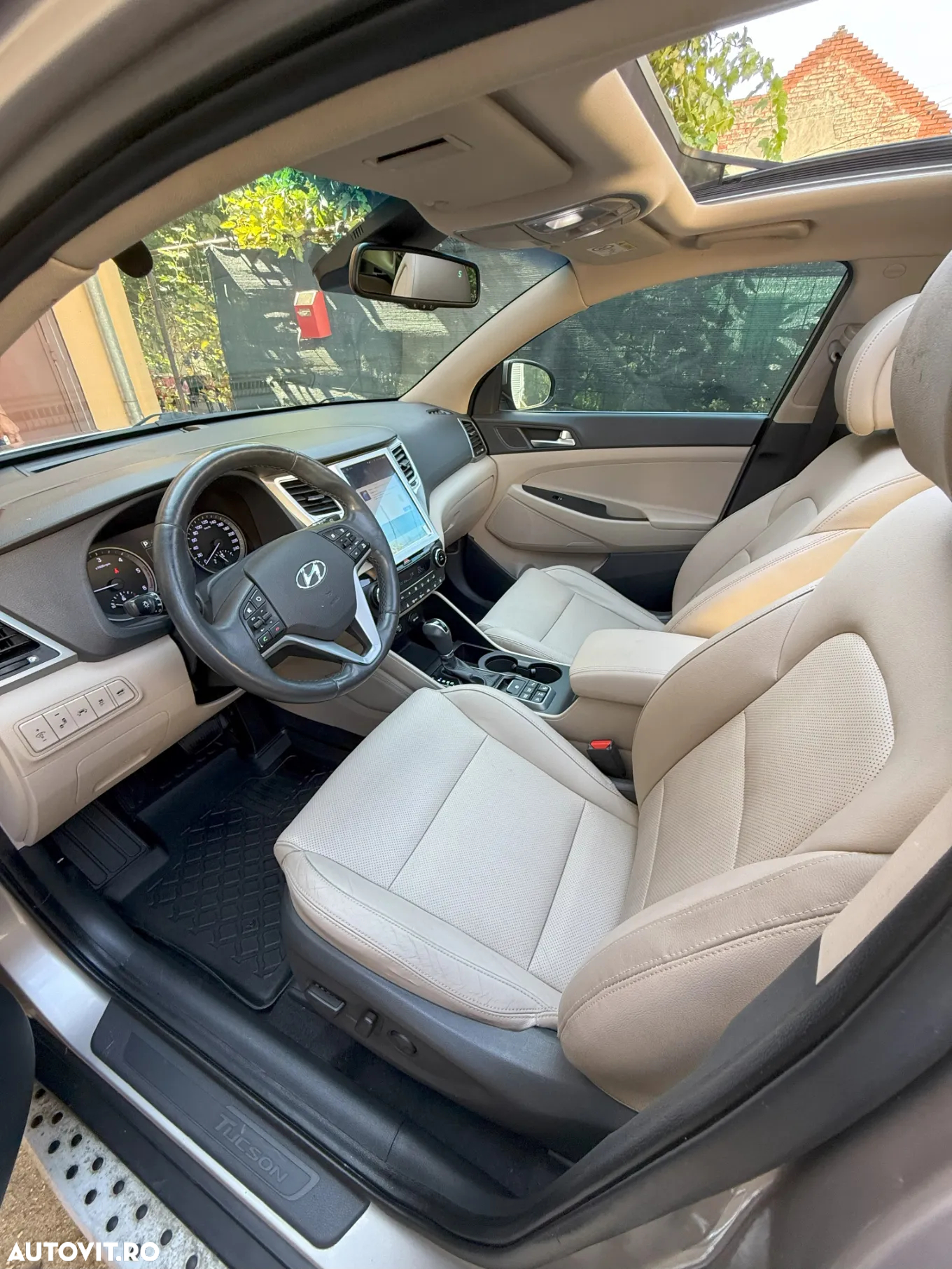 Hyundai Tucson 2.0 CRDI 4WD 6AT Luxury Pack+ - 17