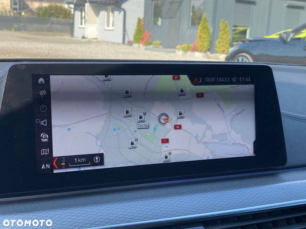 BMW Seria 5 M550i xDrive sport - 24