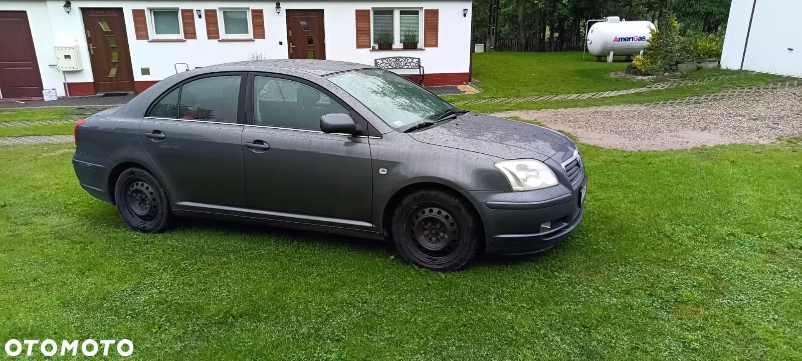 Toyota Avensis - 1